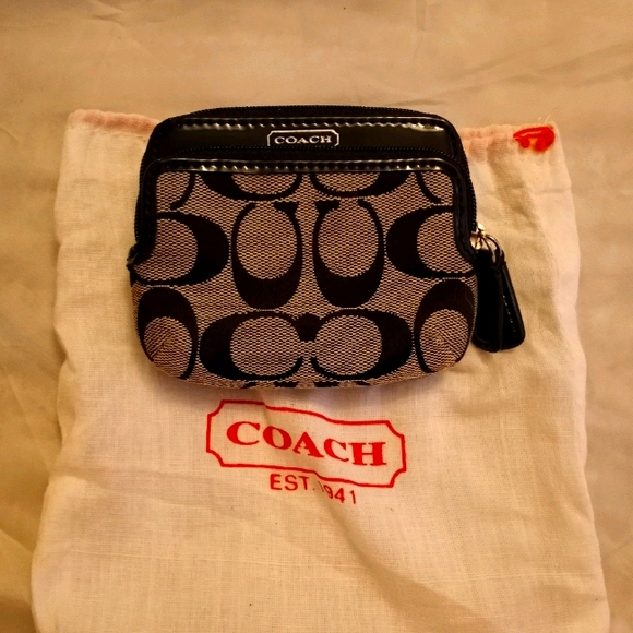 Coach Handbags - Coach signature patent leather wallet